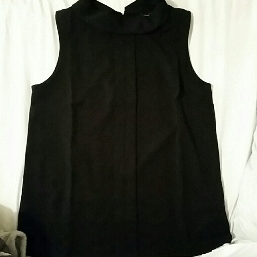 Brand new Banana Republic High neck tank